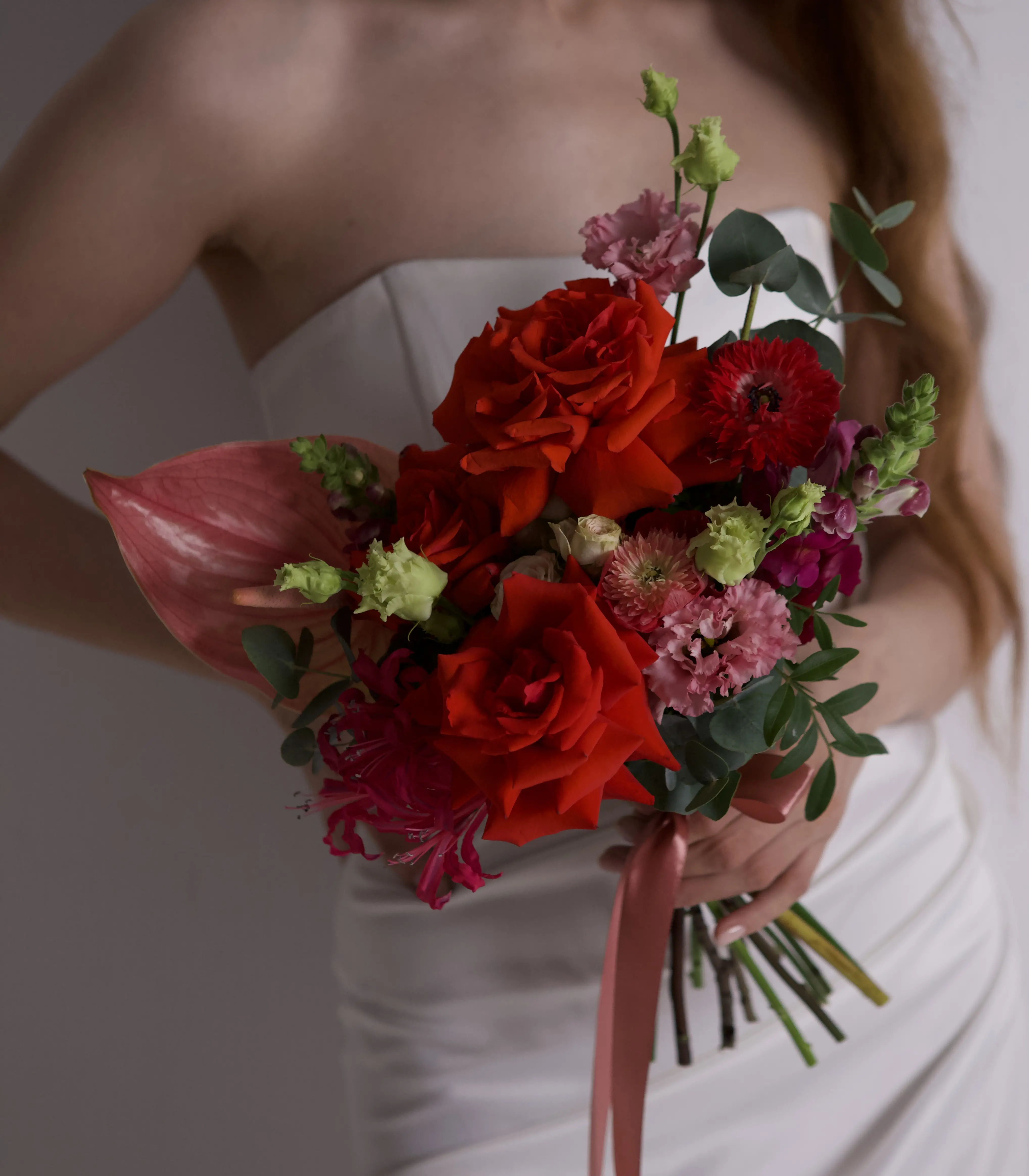 Яркий , раскидистый букет для невесты